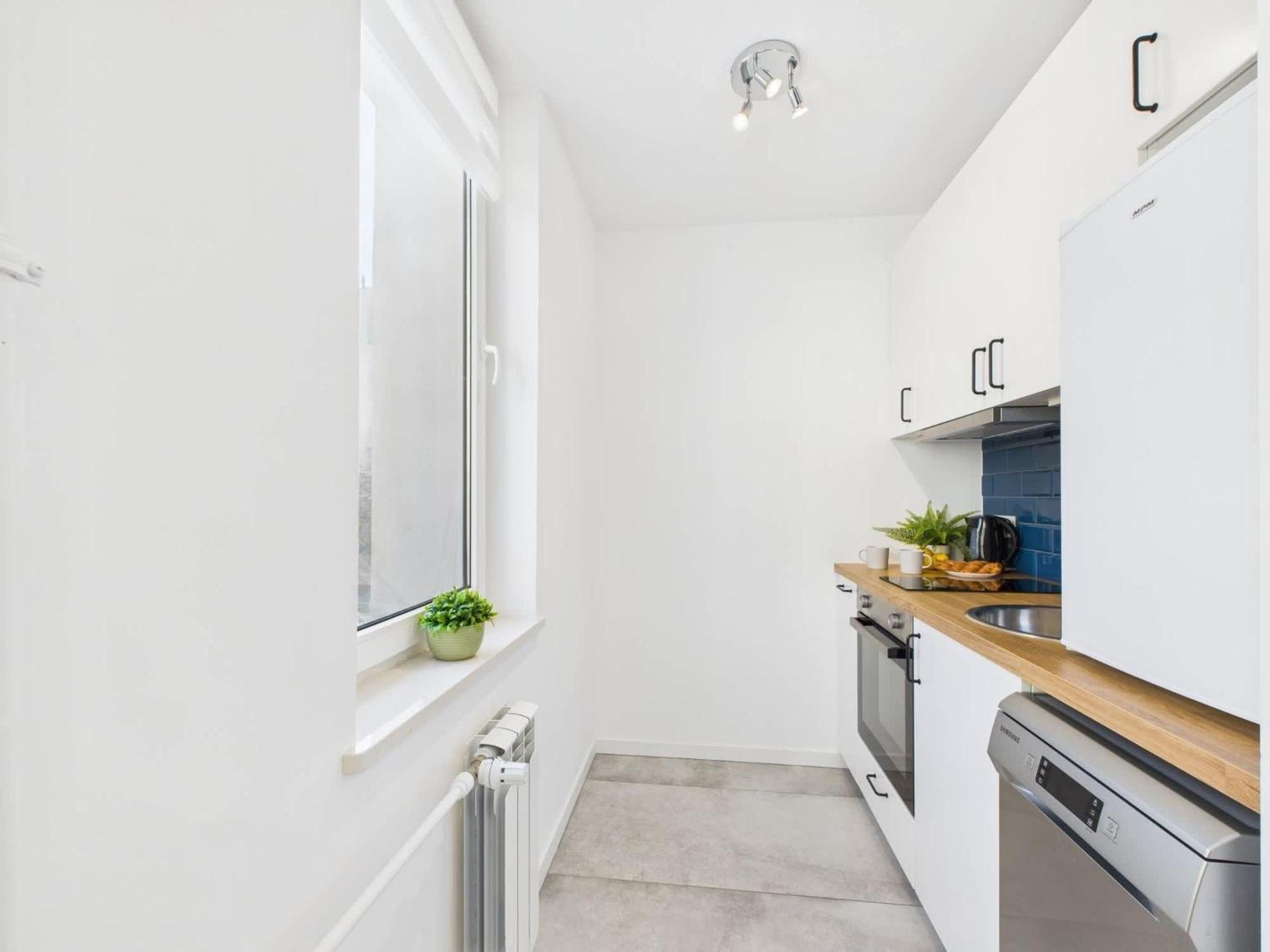 Comfortable Close To Metro Station By Renters Apartment *